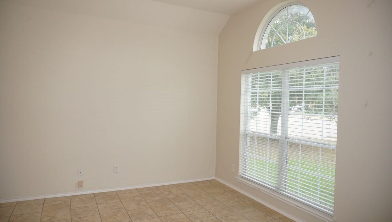 3769 Pebble Bch - Photo 4 of 28