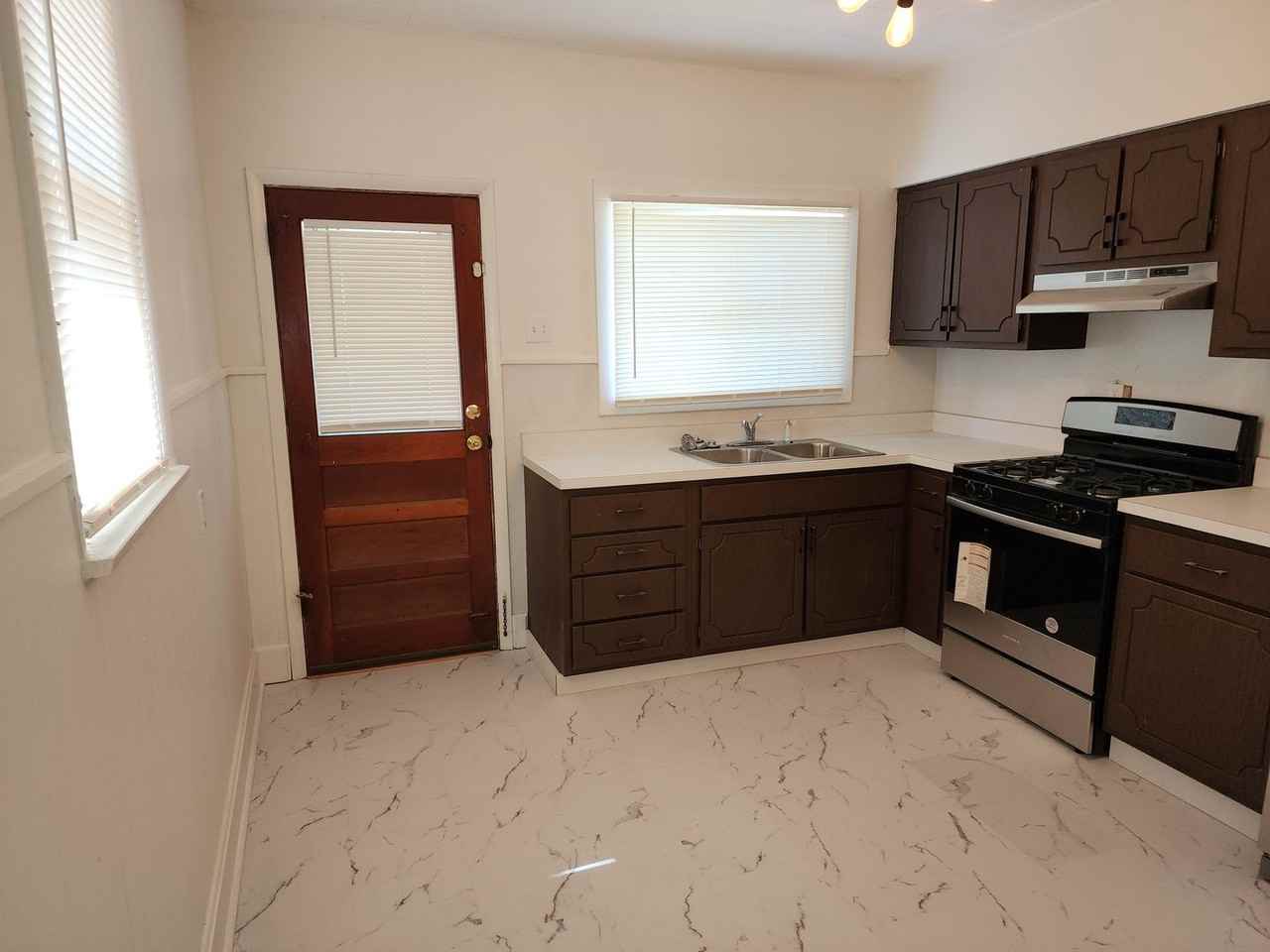 3369 Oxford Blvd - Photo 2 of 14