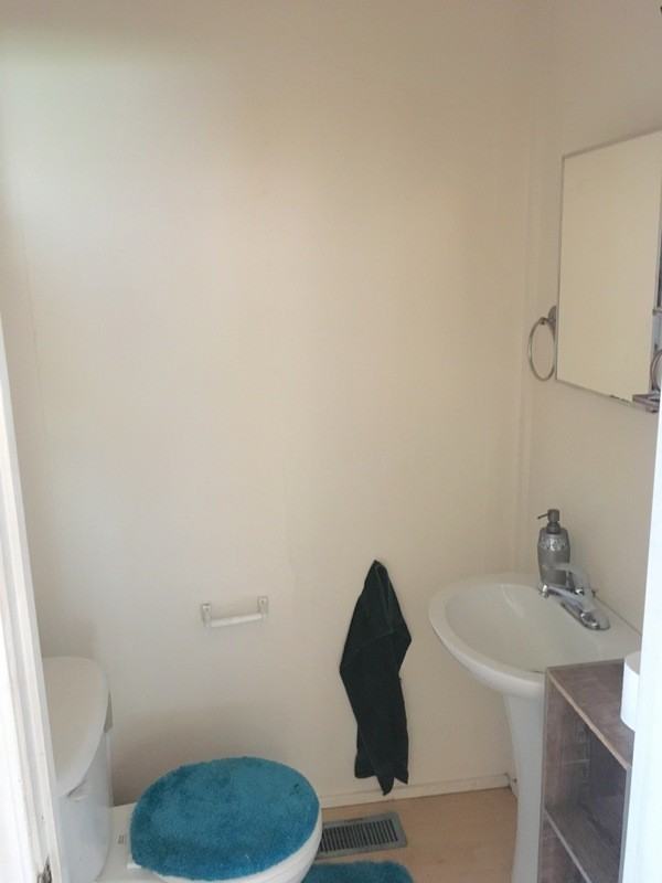906 Oval St - Photo 4 of 10