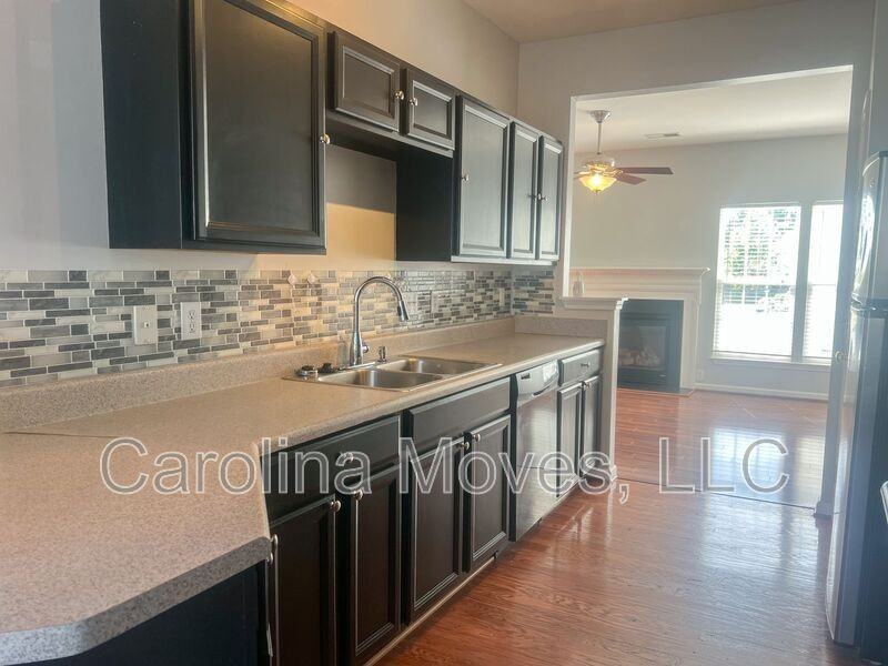 223 Spring Crossing Cir - Photo 4 of 15
