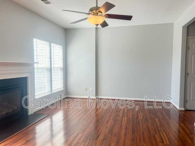 223 Spring Crossing Cir - Photo 6 of 15