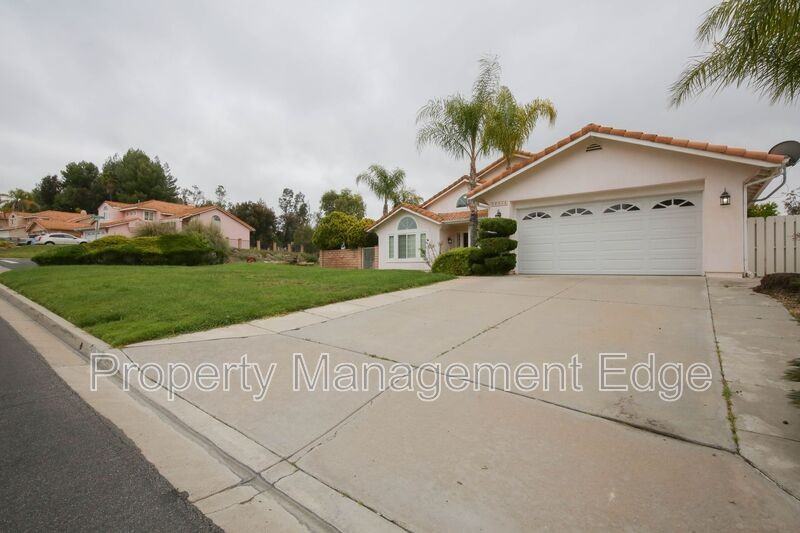 30538 Colina Verde St - Photo 2 of 24