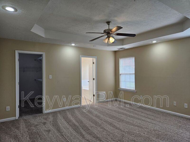 450 Lory Ln - Photo 6 of 11