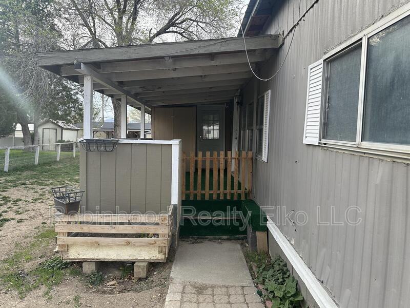 242 W Adams St - Photo 3 of 28