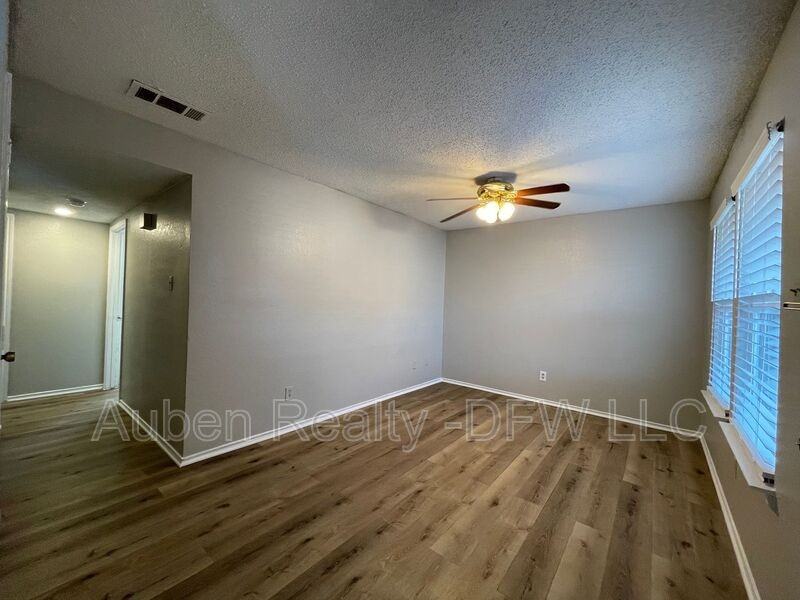 327 Se 3rd St #202 - Photo 3 of 11