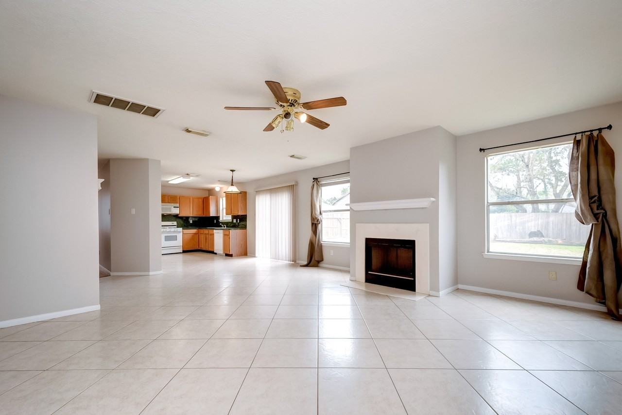 12654 Pine Bush Dr - Photo 7 of 39