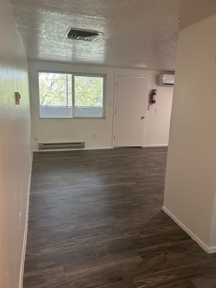 317 Adams St Se - Photo 3 of 29