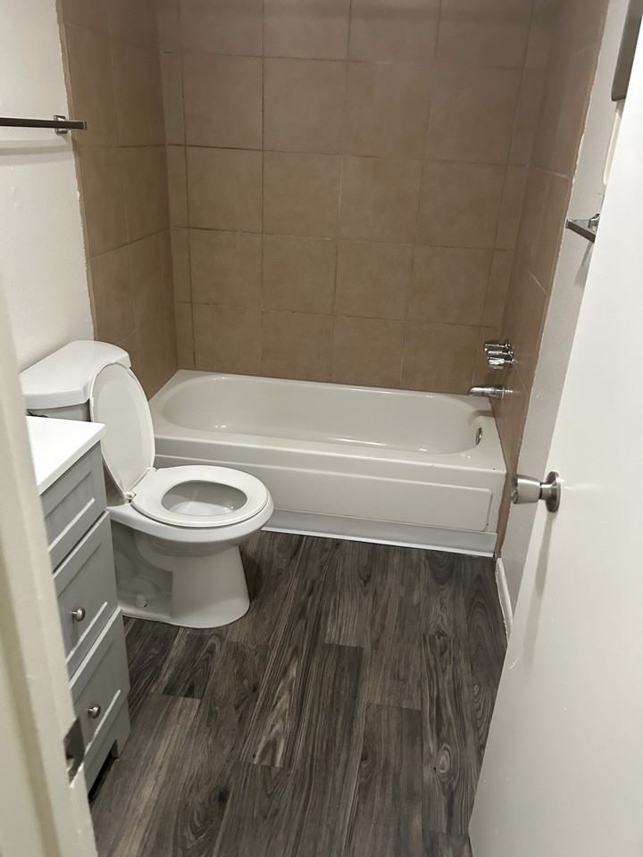 317 Adams St Se - Photo 5 of 29