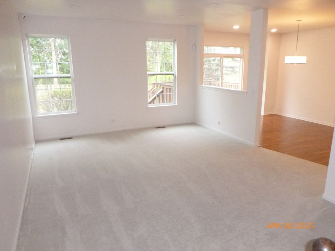 10S451 Carrington Cir - Photo 3 of 19