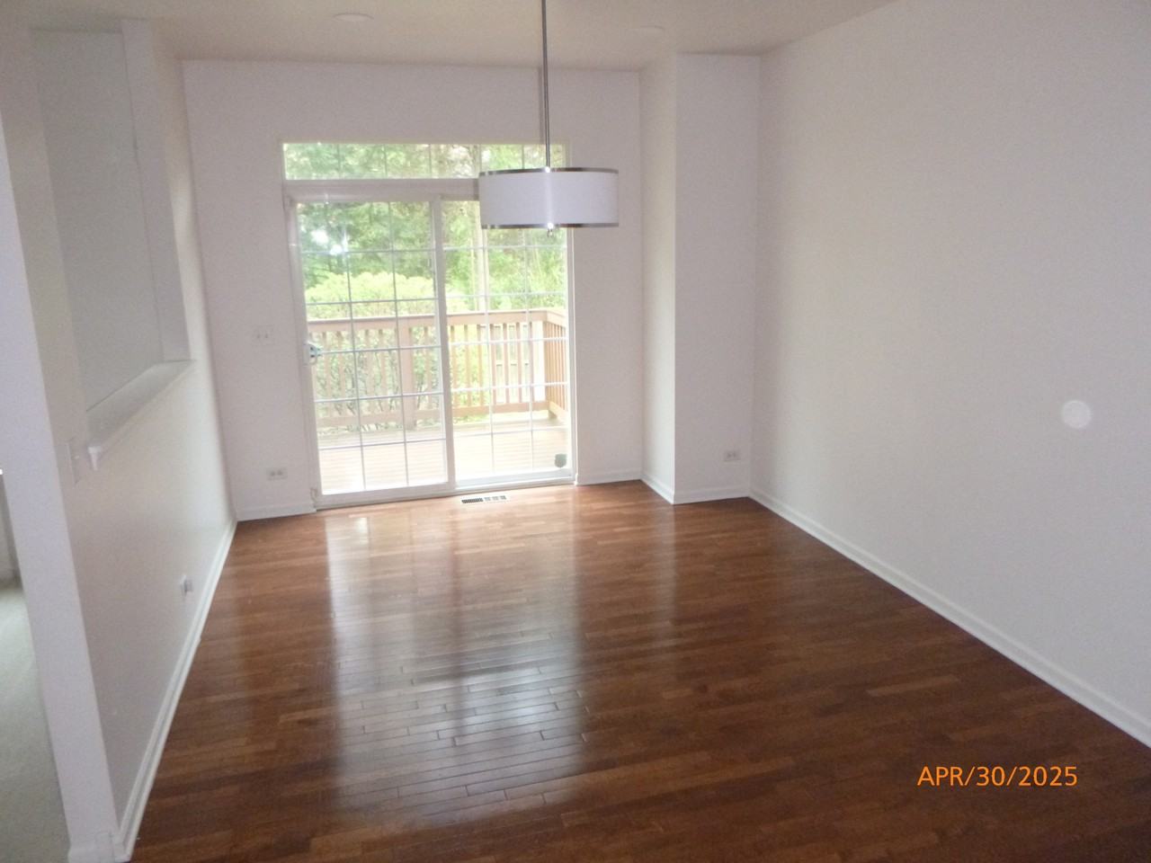 10S451 Carrington Cir - Photo 6 of 19