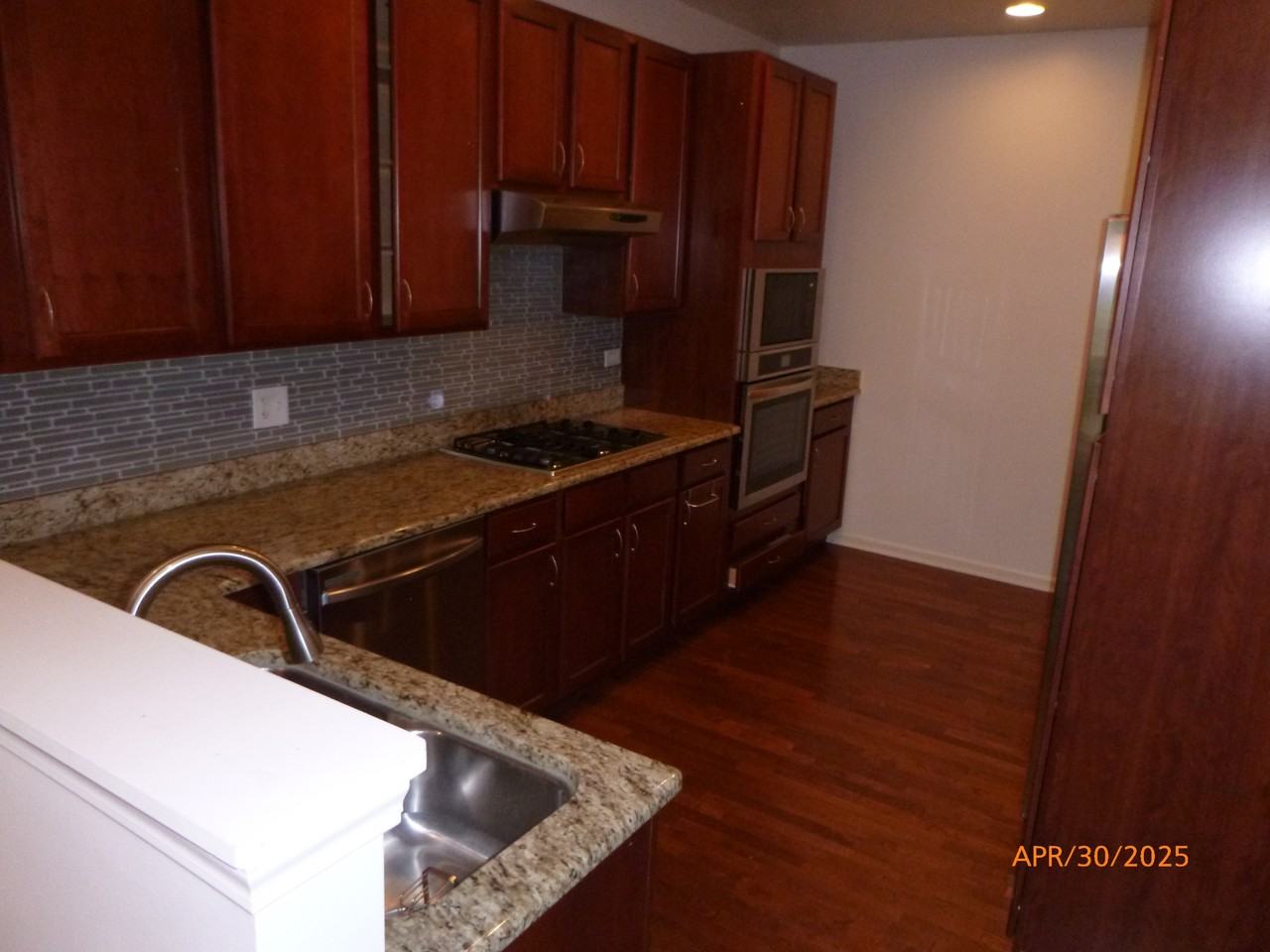 10S451 Carrington Cir - Photo 7 of 19