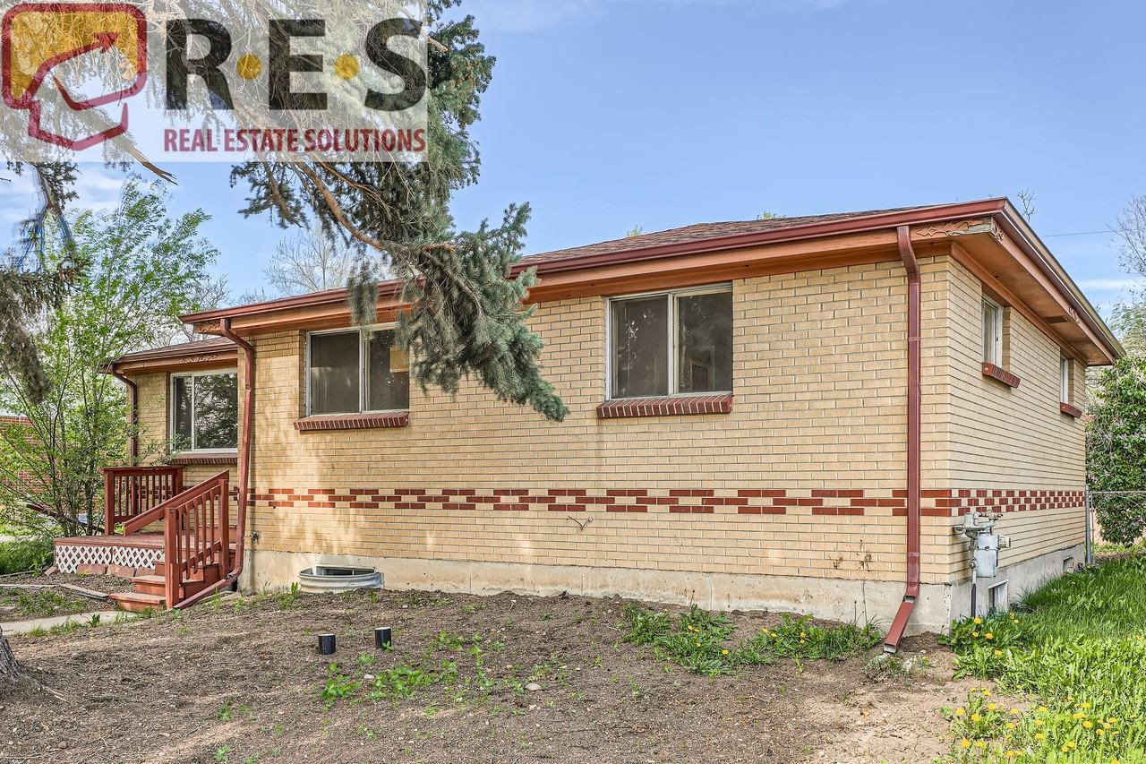 1225 S Ames St - Photo 4 of 28