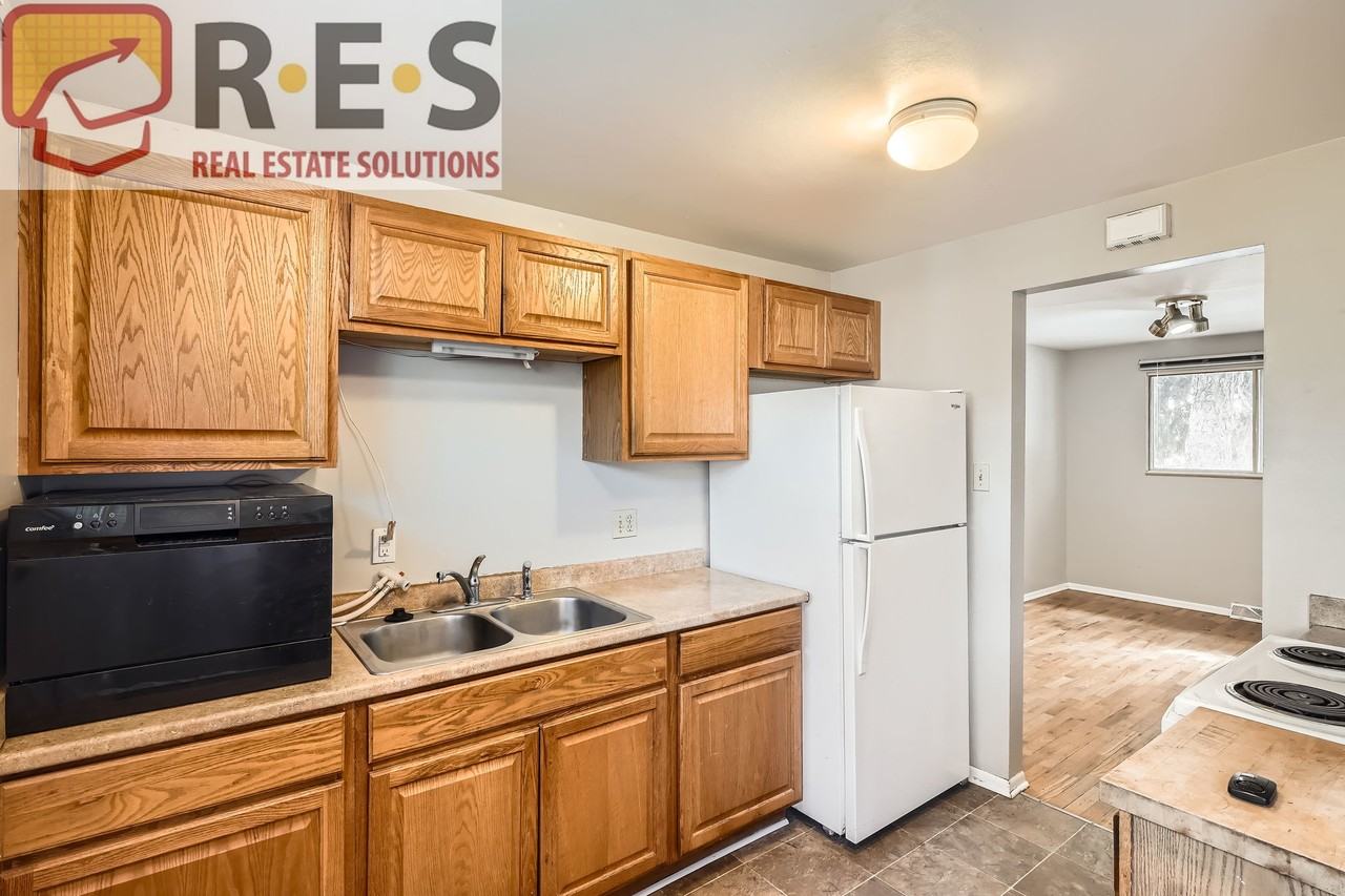 1225 S Ames St - Photo 5 of 28