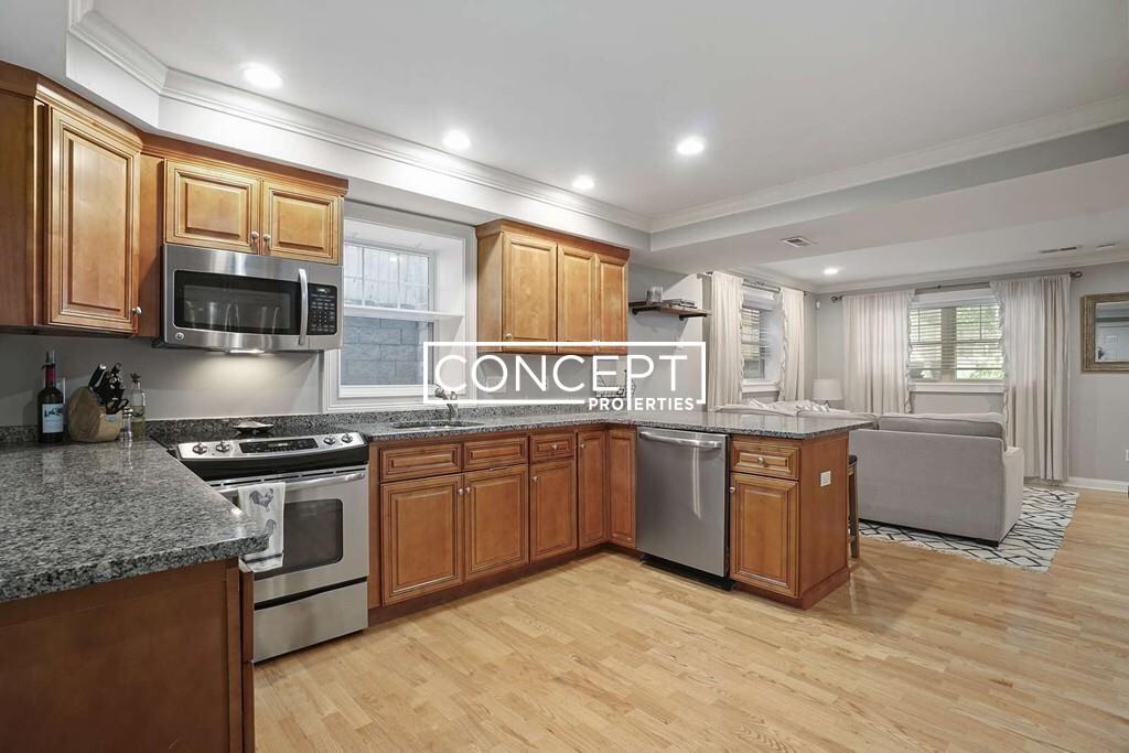 3 Louis Ter #1D - Photo 2 of 18