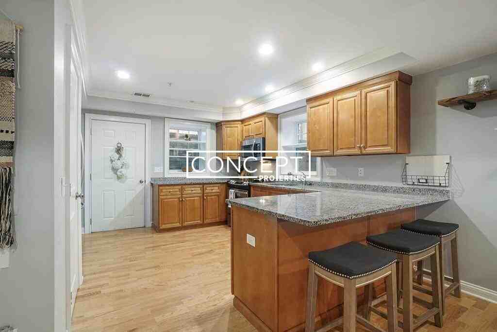 3 Louis Ter #1D - Photo 3 of 18