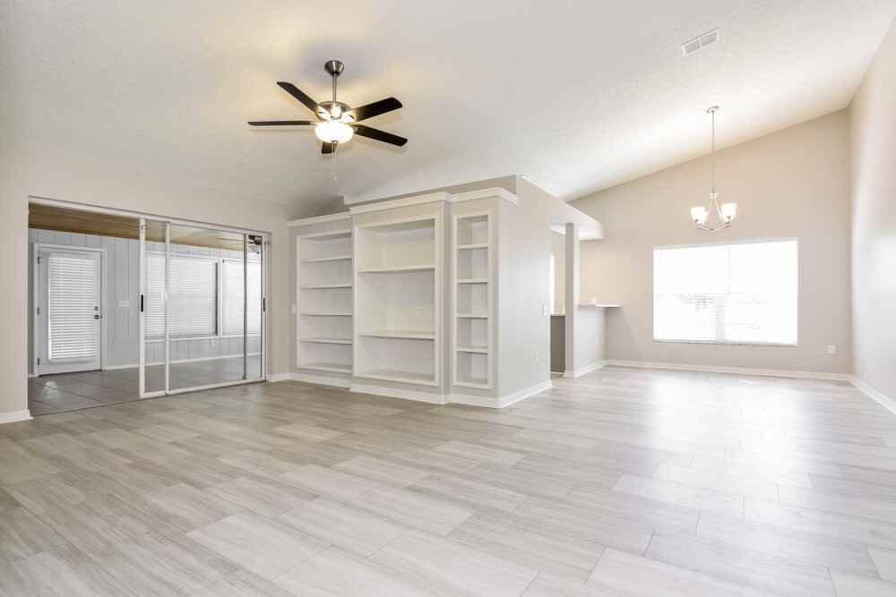 26808 Haverhill Dr - Photo 3 of 16