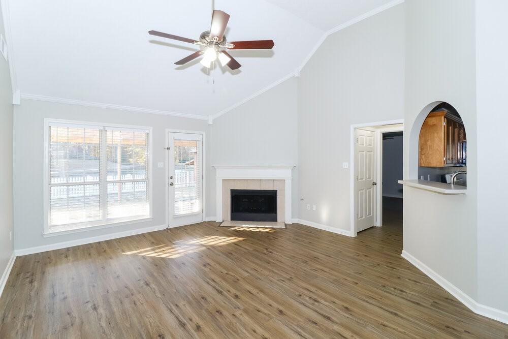 215 Lakewood Dr - Photo 4 of 16