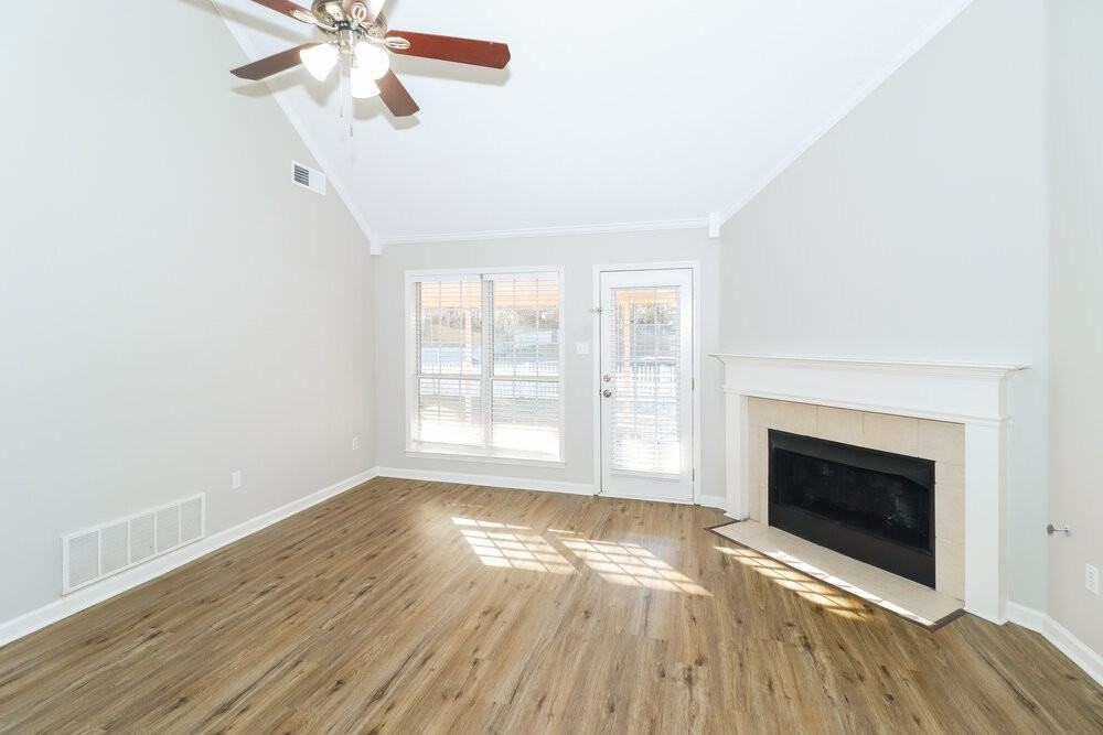 215 Lakewood Dr - Photo 5 of 16