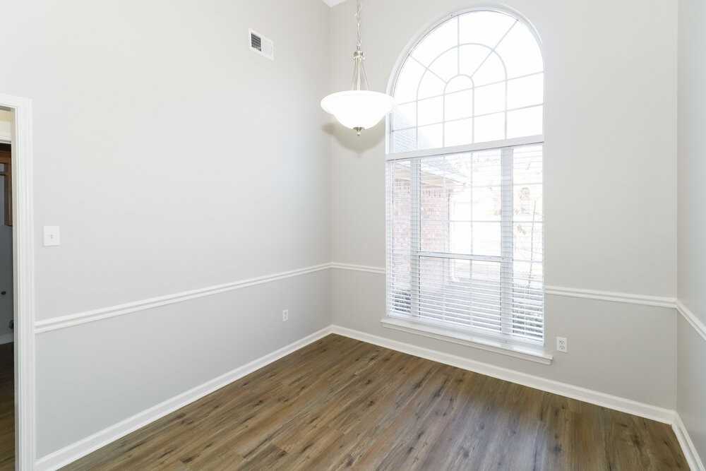 215 Lakewood Dr - Photo 7 of 16