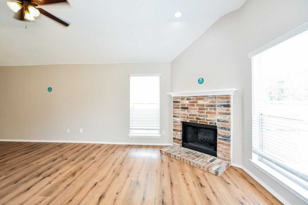 3693 Sycamore Ln - Photo 4 of 16