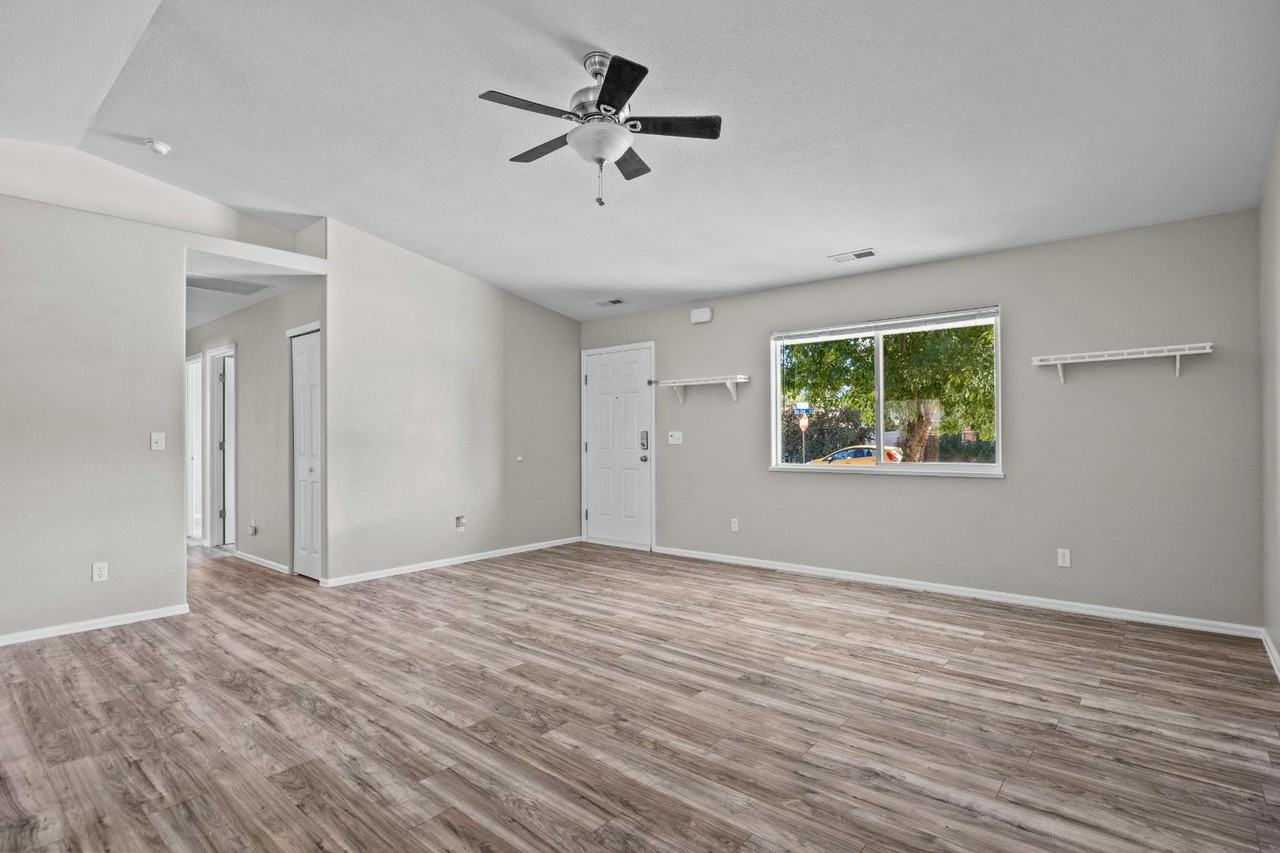2952 Red Cloud Ln - Photo 5 of 20