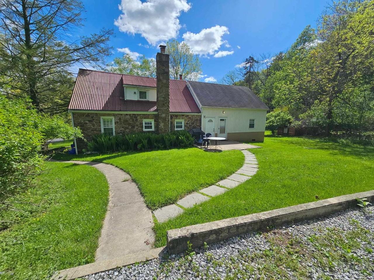 333 Detrich Dr - Photo 2 of 10