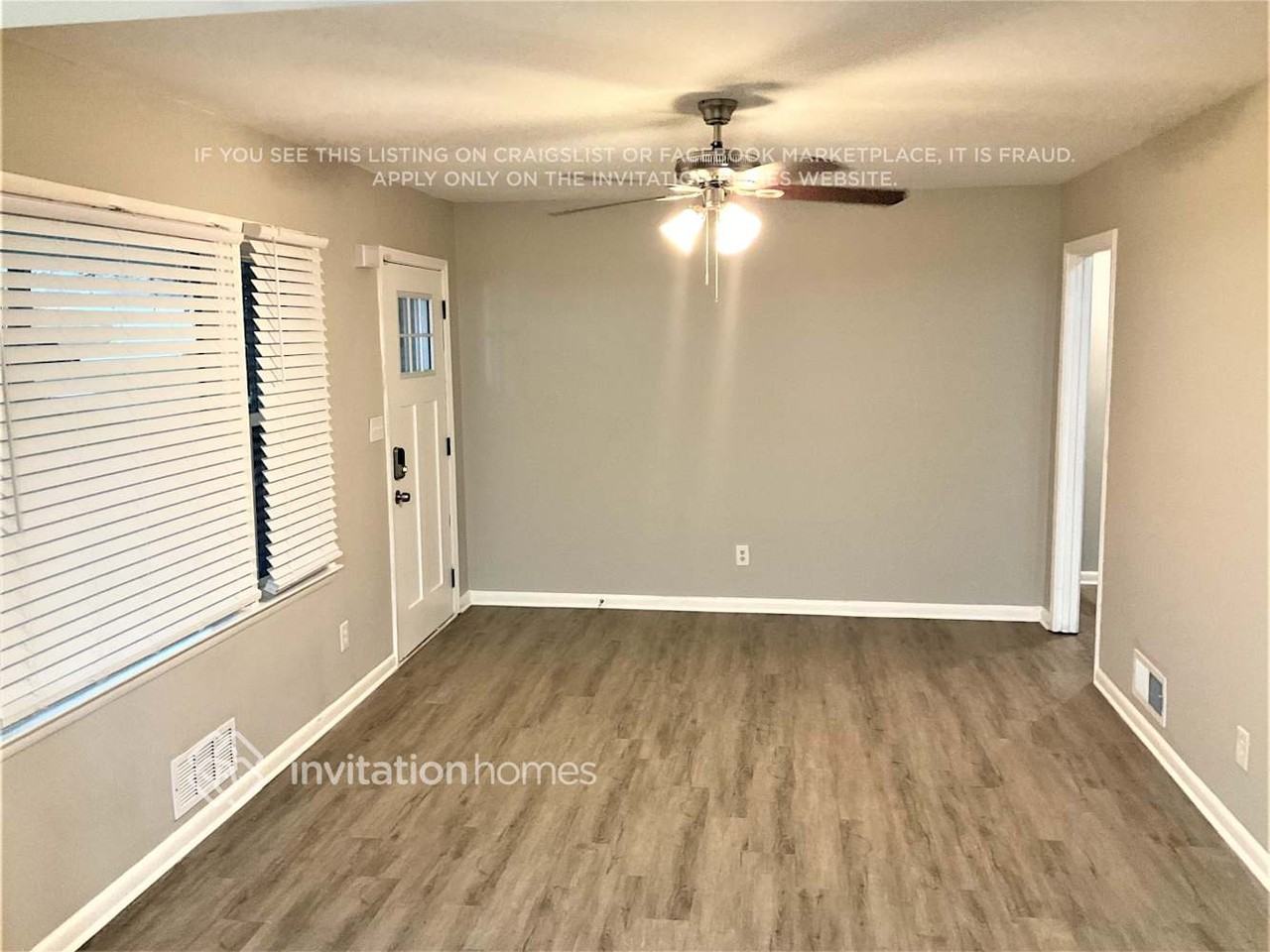 2813 Battlecrest Dr - Photo 2 of 14