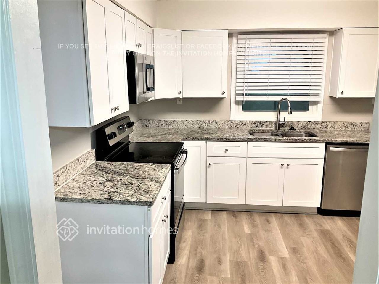 2813 Battlecrest Dr - Photo 4 of 14