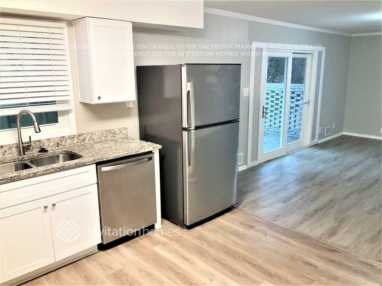 2813 Battlecrest Dr - Photo 5 of 14