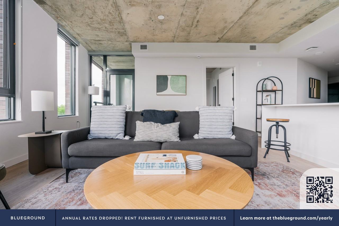 3030 South Potomac Avenue - Photo 4 of 41