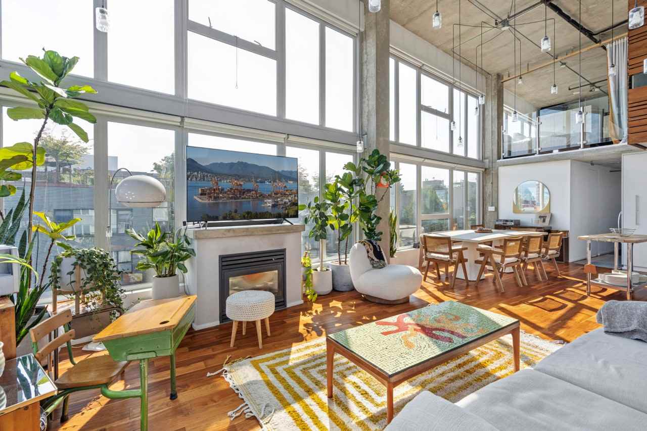 289 Alexander St #1051908P - Photo 2 of 36