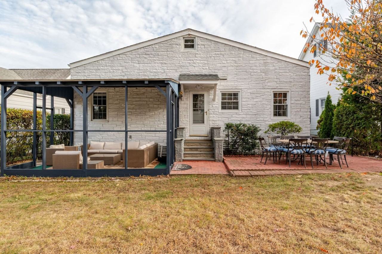 40 Clark Pl #1225821P - Photo 2 of 50