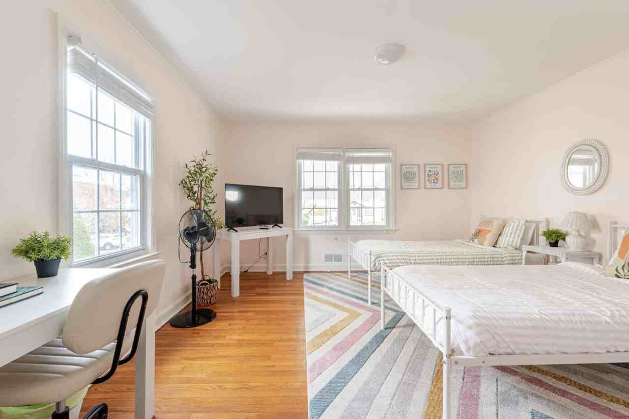 40 Clark Pl #1225821P - Photo 5 of 50