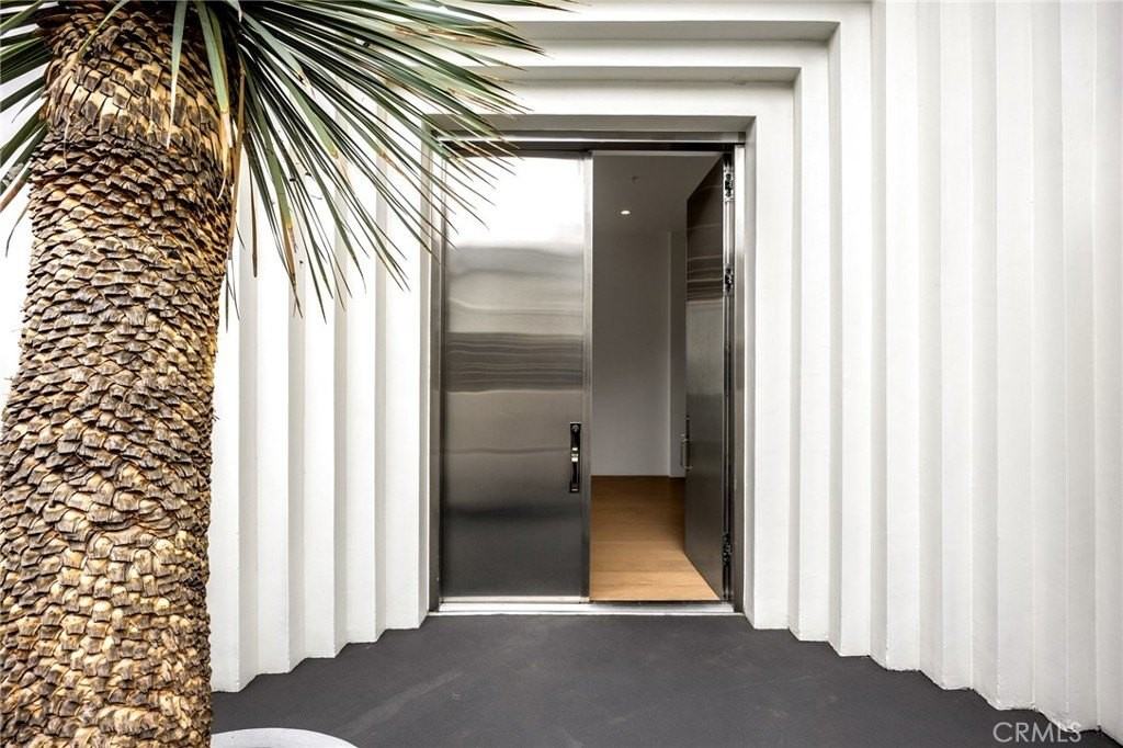 1609 Viewmont Dr - Photo 2 of 50