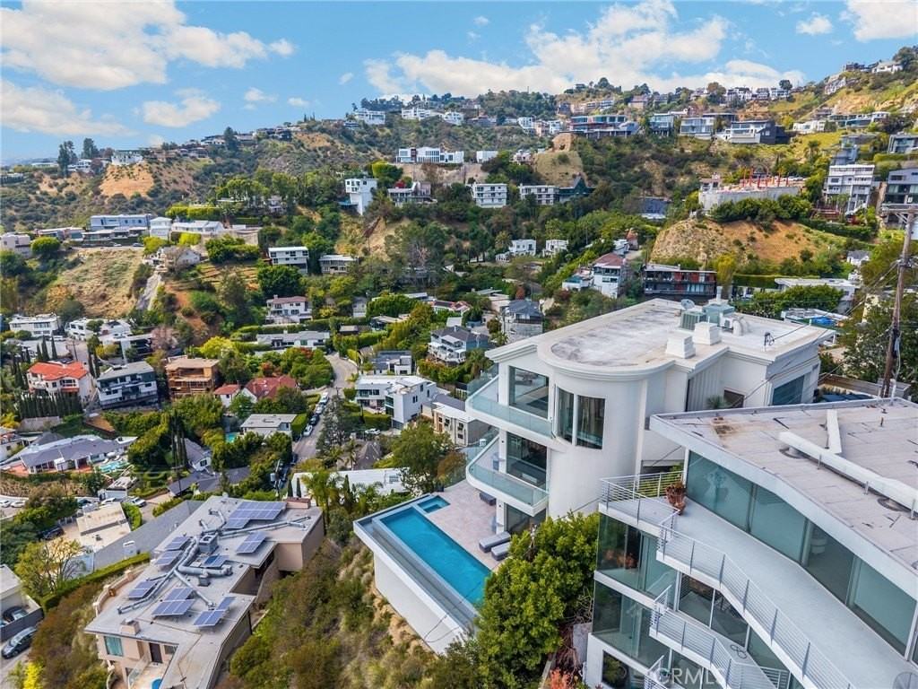 1609 Viewmont Dr - Photo 4 of 50