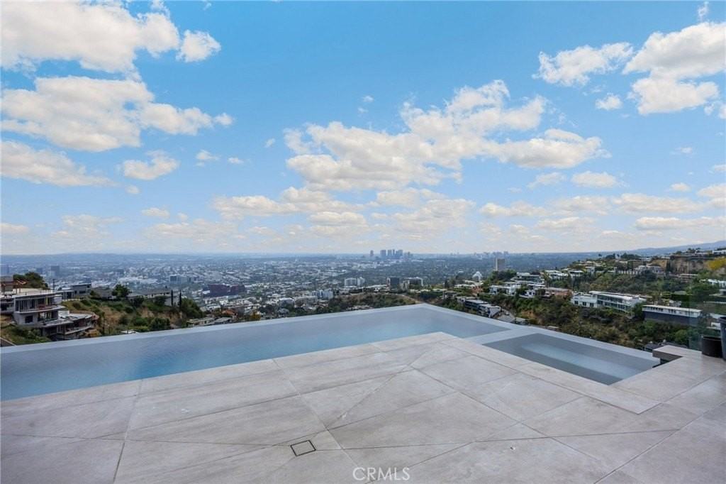 1609 Viewmont Dr - Photo 6 of 50