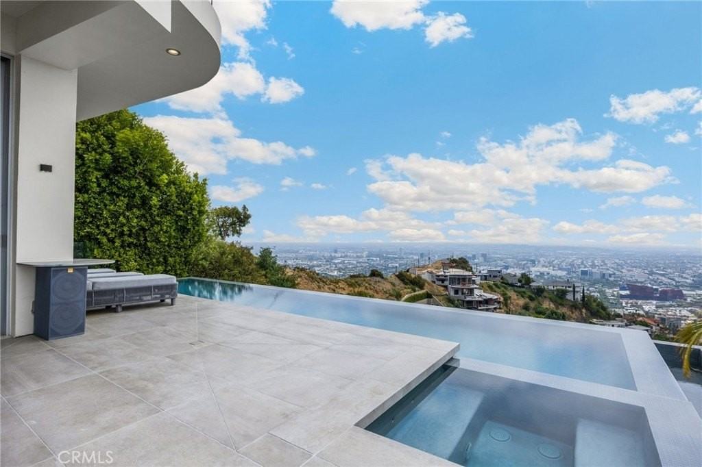 1609 Viewmont Dr - Photo 7 of 50