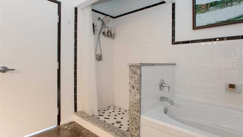 120 Saint Louis Avenue #228