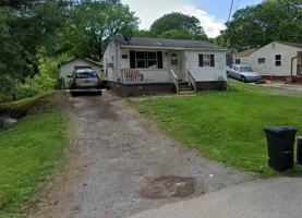 featured image of 305 W Dunn St