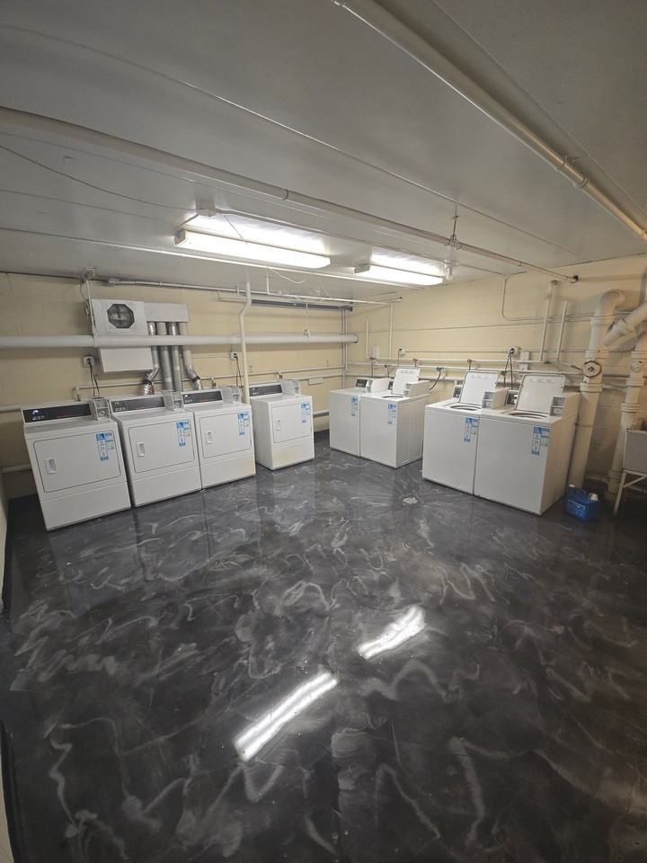 Somerset Apartments - Photo 2 of 2