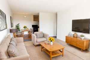 featured image of 1023 Esquimalt Rd