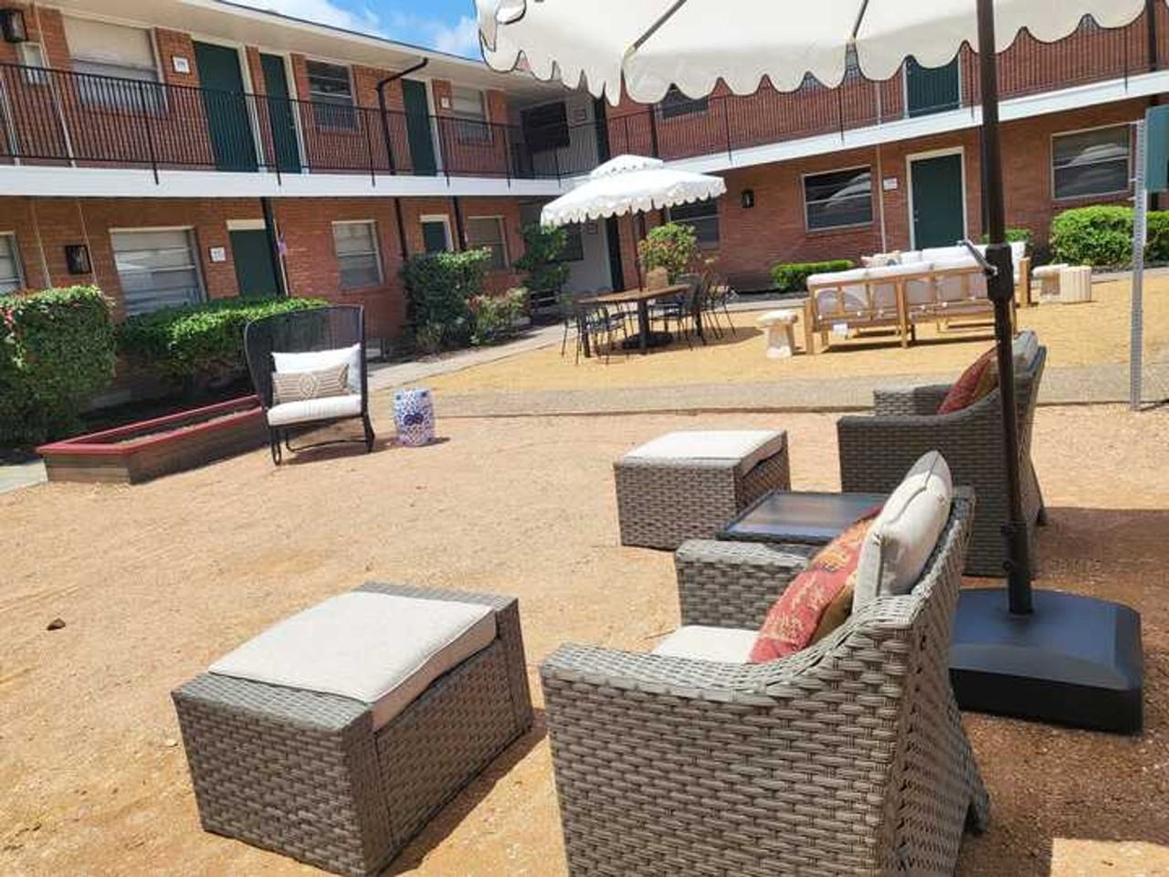 Nuvo Luna - Photo 3 of 50