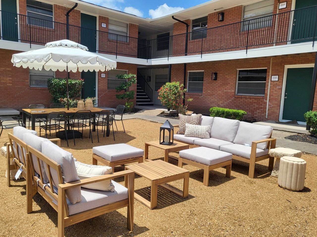 Nuvo Luna - Photo 6 of 50