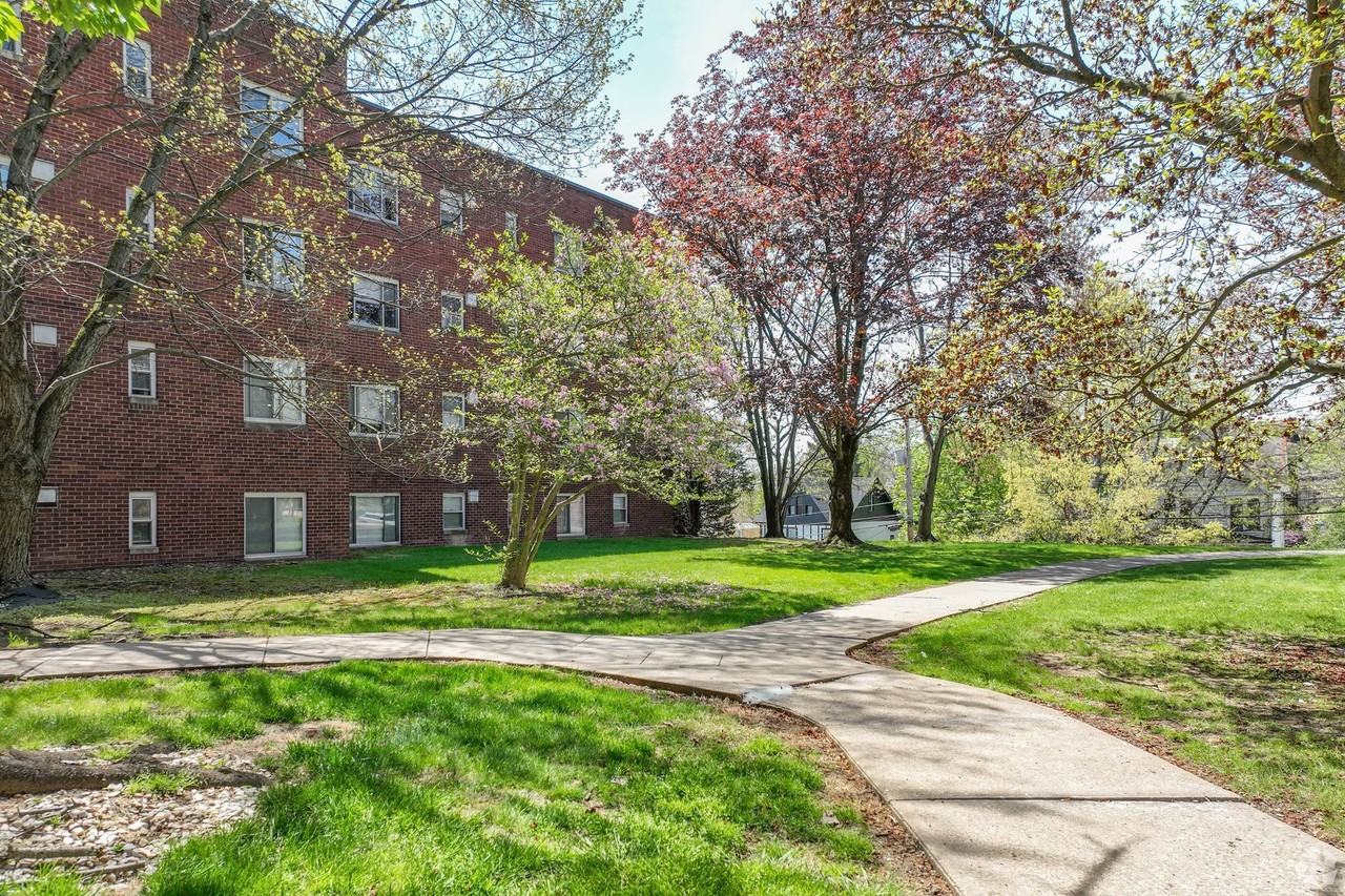 Bellevue Mansions - Photo 4 of 22