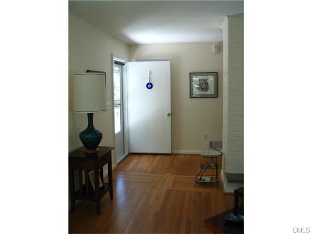 5 Wakerobin Rd - Photo 3 of 24