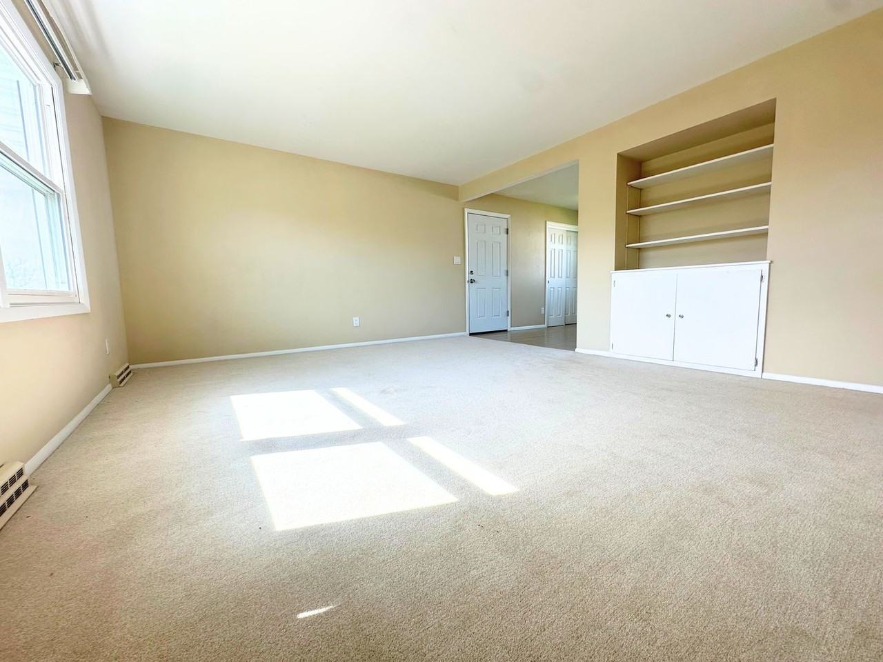 Parkview Manor - Photo 4 of 8