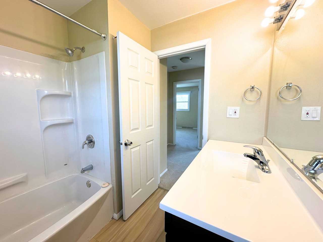 Parkview Manor - Photo 7 of 8