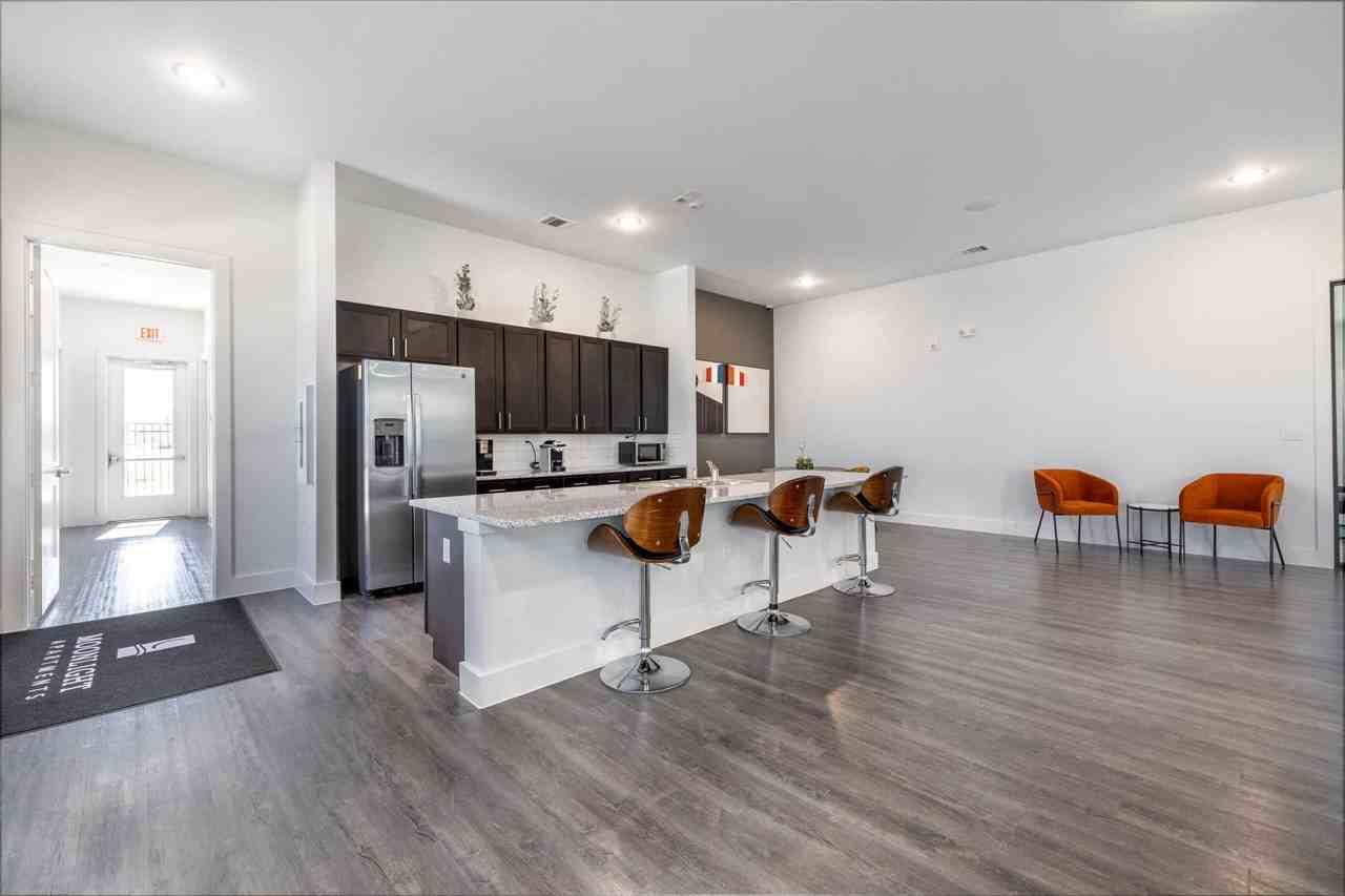 CHARLES MERLE & - Photo 6 of 27