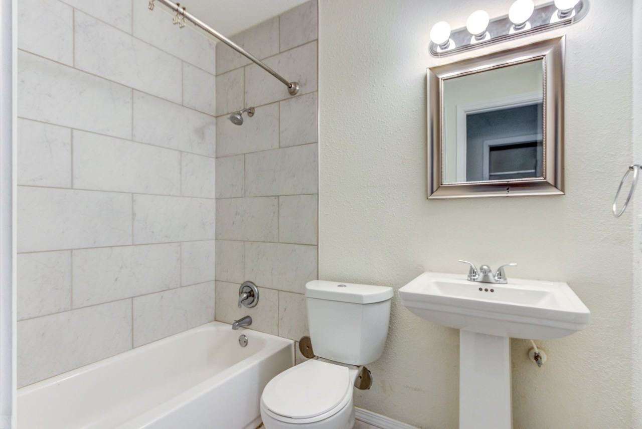 "The Belle Grove" One Bedroom Apartments (Wifi Included) - Photo 4 of 9