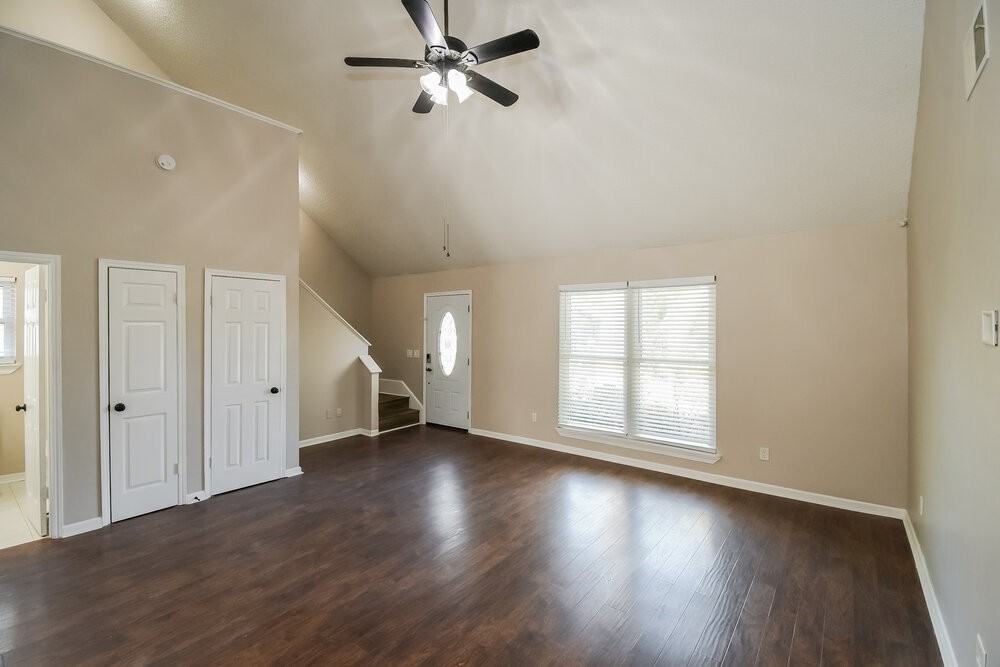 12748 Beaubien Rd - Photo 4 of 16